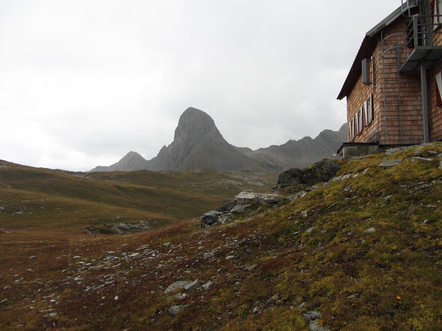 Bij de hut, terugkijkend naar de Gösleswand en Rote Lenke