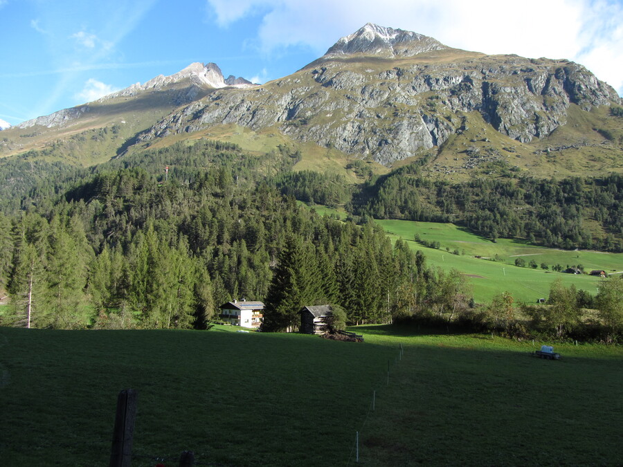 Uitzicht op de Rote Säule, Sajathütte en Vorderer Sajatkopf