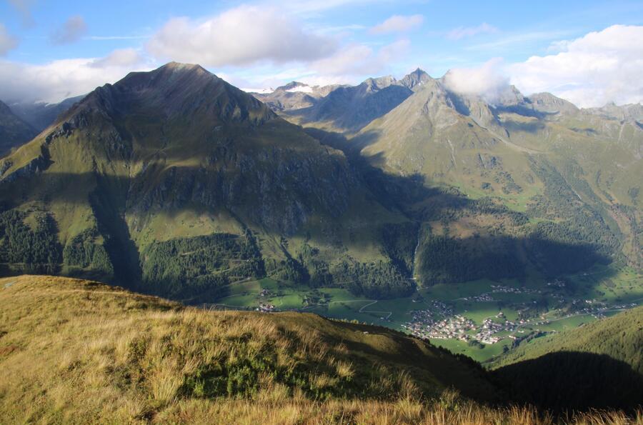 Na mijn vakantie heeft het heel veel geregend in Oostenrijk. Foto's van de Muhs webcam richting Prägraten en het Timmeltal van mijn laatste wandeldag en eentje 6 regendagen later.