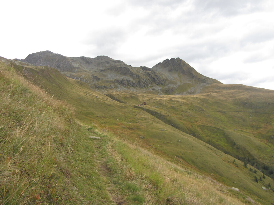 De Oberseitseeh&uuml;tte (tegen de verwachting in toch geopend) lag ook in een zee van groen