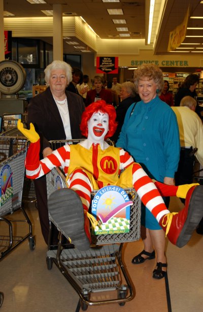 Ook bejaarden zijn altijd blij met een clown