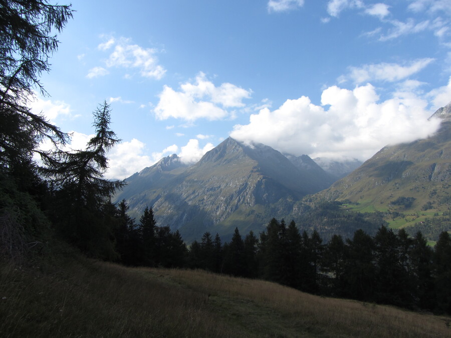 Uitzicht richting Sajathütte met midden-rechts het Timmeltal