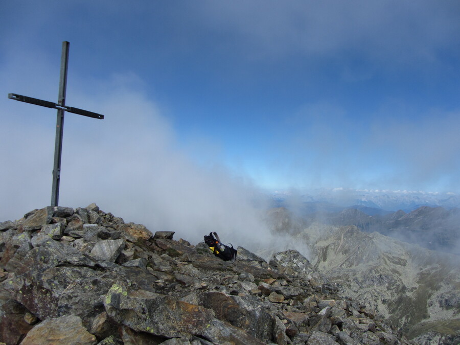 Op de top van de Hochgasser stond een kruis zonder scheerlijnen.