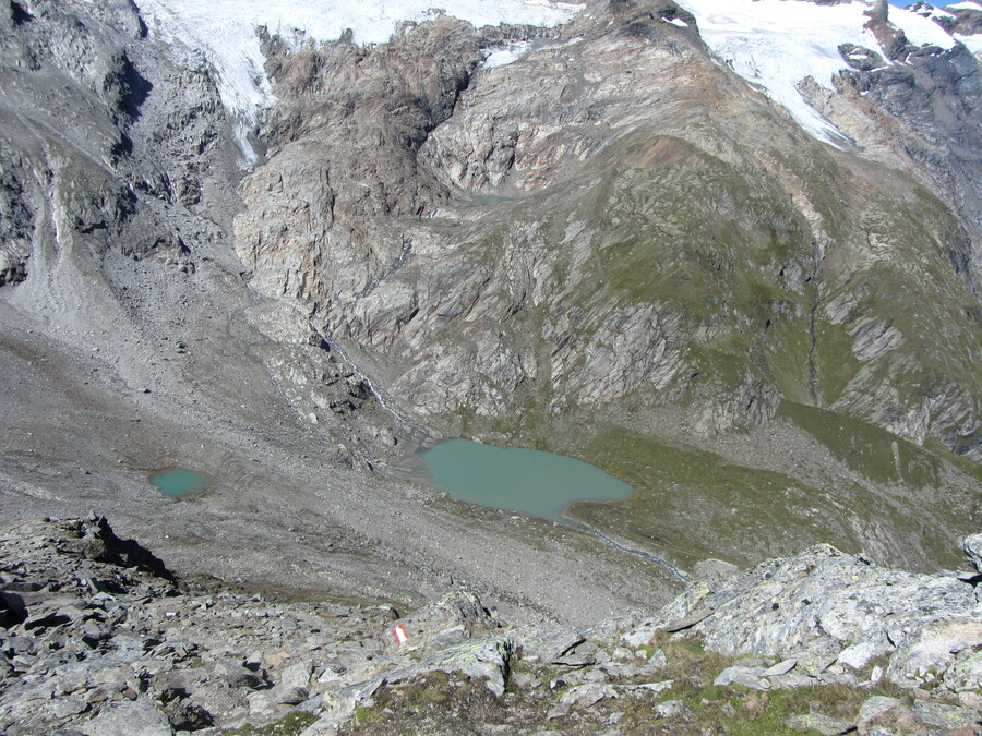 De Keesseele (klein) en de Simonysee (groot) 350-400m in de diepte