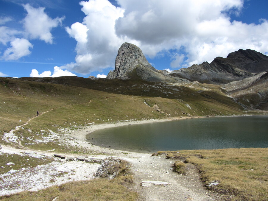 Bij de Bödensee net voorbij de hut. De Gösleswand blijft toch wel een heel bijzondere berg.