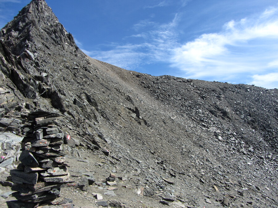 Bij de Steinmann op de Törl met de verdere route richting Weißspitze